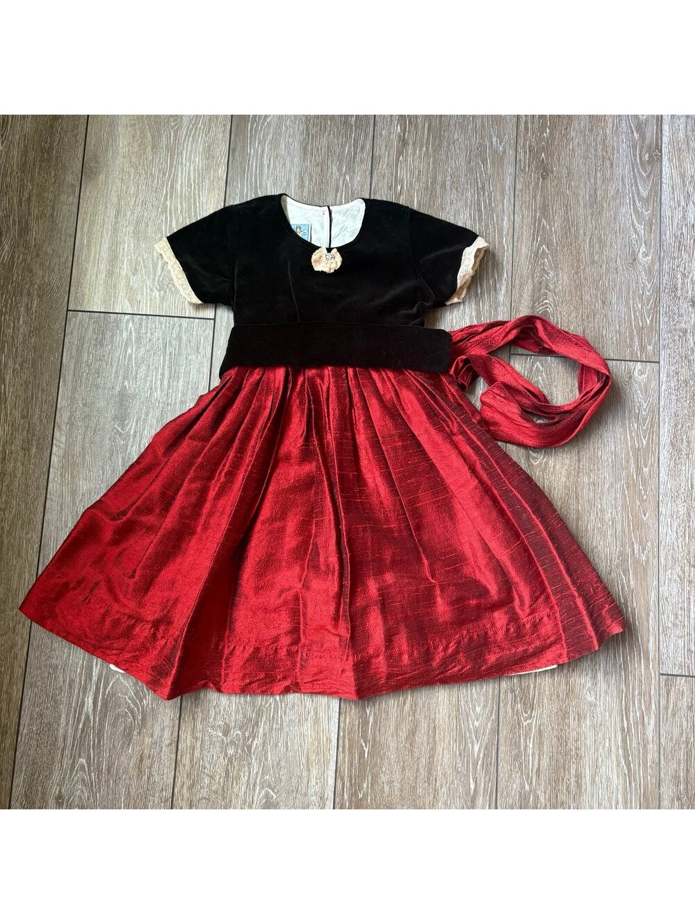 Bognar & Piccolini Girls 5 Christmas Velvet Taffeta Holiday Dress Red Black Form